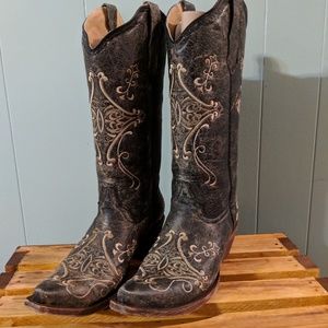 Corral boots